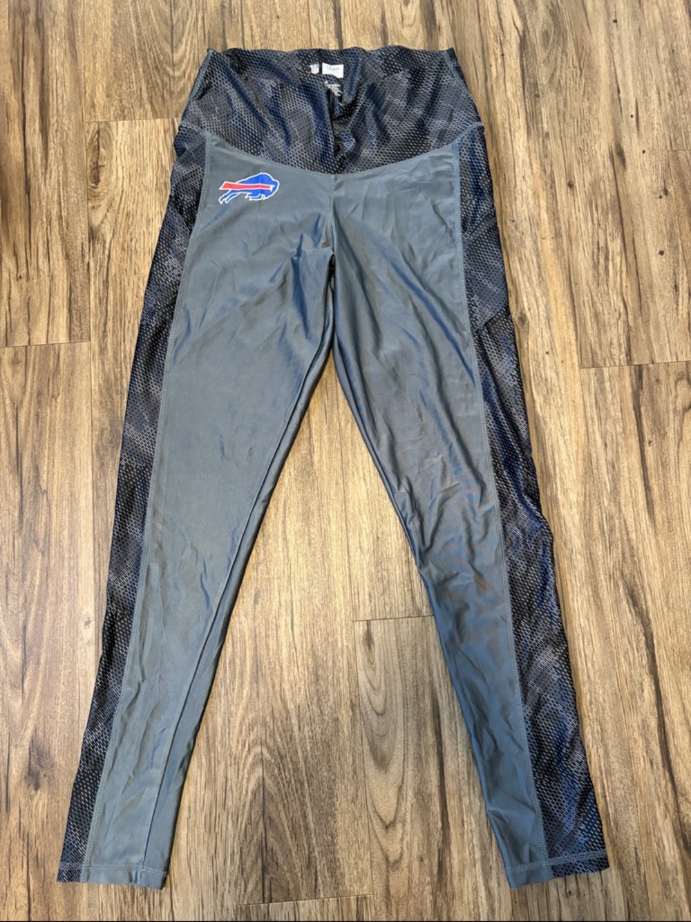 NWOT buffalo bills Gray Women’s Leggings with Team Logo